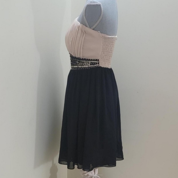 SUZY SHIER Cream And Black Ball Gown One Shoulder size small in good condition - Picture 6 of 10